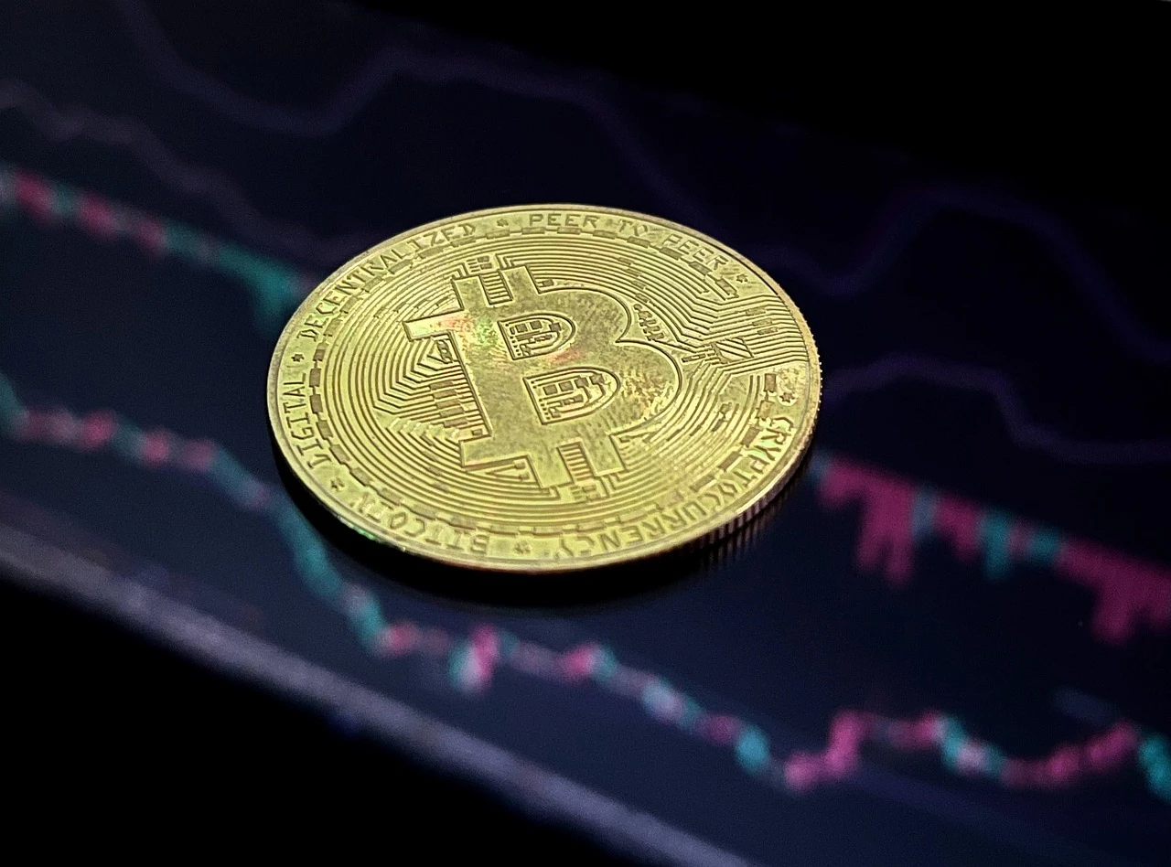Bitcoin Traders Eye Market Trends and Economic News